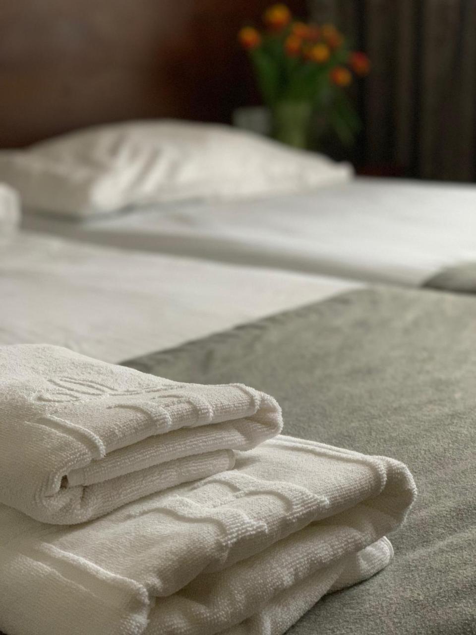 Hotel Rozdroze นีย์โบรอฟ ภายนอก รูปภาพ