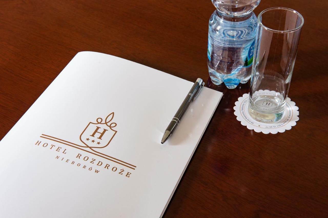 Hotel Rozdroze นีย์โบรอฟ ภายนอก รูปภาพ