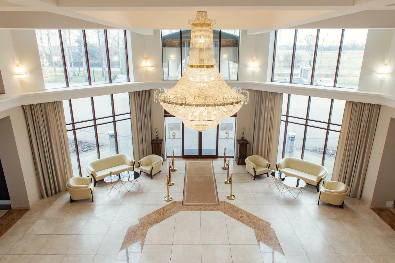 Hotel Rozdroze นีย์โบรอฟ ภายนอก รูปภาพ