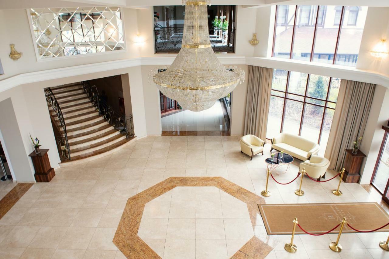 Hotel Rozdroze นีย์โบรอฟ ภายนอก รูปภาพ